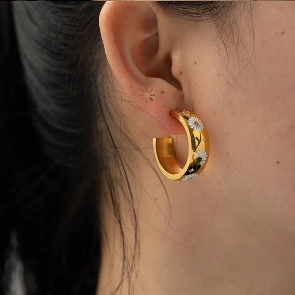 18k Gold Plated Glazed White Hoop Earrings - Picture 5 of 8